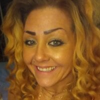 Mercedez69's Offline Chat Room