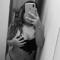 Ginatina1 Adlı Modelin Çevrimdışı Sohbet Odası