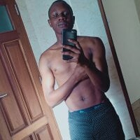 Zeran_quinn's Avatar Photo