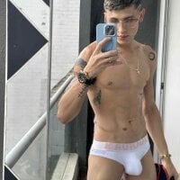 HotMuscleHot webcam