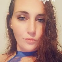 recordkingnqueen215's Offline Chat Room