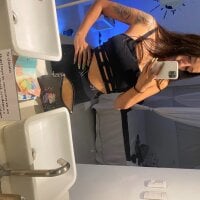 ivannafloww's Offline Chat Room