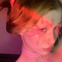 Nyra_Thira webcam model
