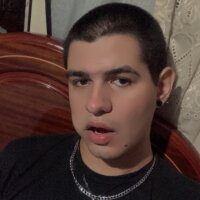 Luisitobebito's Offline Chat Room