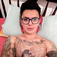 xcasey_jonesx's Offline Chat Room