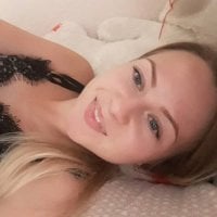 AdrianaCatkin's Offline Chat Room