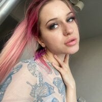 AlinaWalters' Avatar Pic