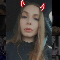 SofiaStrawberry's Offline Chat Room