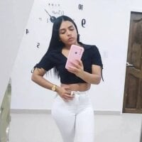 Perla_purpura_ model avatar