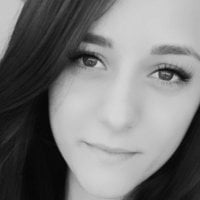 Bella_Moore Adlı Modelin Çevrimdışı Sohbet Odası