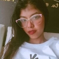 arietta_skinny webcam model