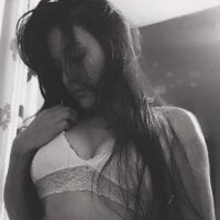 Miss_Anniee's Offline Chat Room