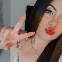 nikol_cam Adlı Modelin Çevrimdışı Sohbet Odası