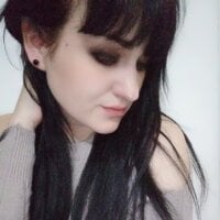 Mia_____Queen's Offline Chat Room