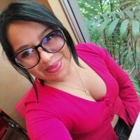 Yiammyleth25 webcam model