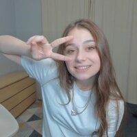 ApriIJones offline chatrum