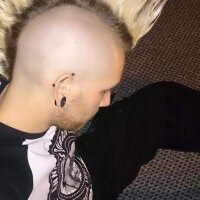 IGentleman88's Offline Chat Room