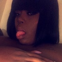 غرفة دردشة chaneldiorr دون اتصال