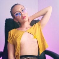 Issabella_harmon1's Offline Chat Room