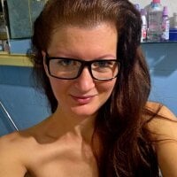 Analimado18 webcam model