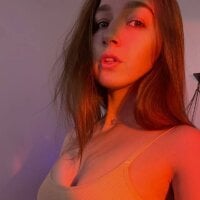 Linda_Cardelli's Offline Chat Room