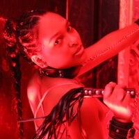 Susy_taylor's Offline Chat Room