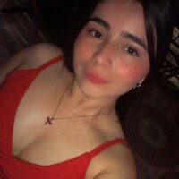 Gina_Lopez_ Adlı Modelin Çevrimdışı Sohbet Odası