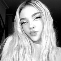 elsacharming's Offline Chat Room