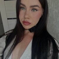 ArianaKisses
