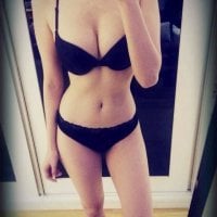 Anyarayne99's Offline Chat Room