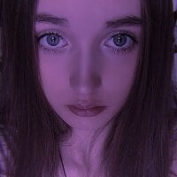LouraKnerr model avatar