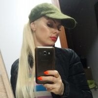 PlayfullGoldieLive Webcam