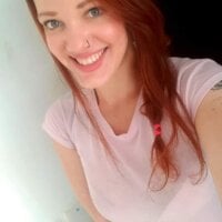 EyesBlueBich's Offline Chat Room