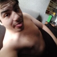 StretchedBoy webcam