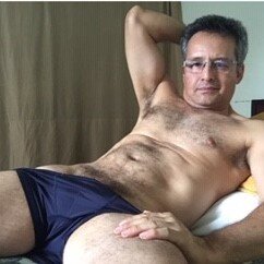 Daddyhot_Alejo's Cam show and profile