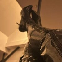 LadyBlackDiamond@xh Offline Chatrum