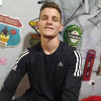 uncutdirtyboy66 Adlı Modelin Çevrimdışı Sohbet Odası