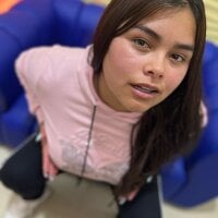katalina_lamore Adlı Modelin Çevrimdışı Sohbet Odası