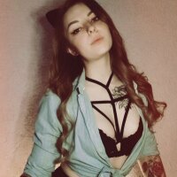 Peach-for-Bitch Adlı Modelin Çevrimdışı Sohbet Odası