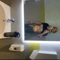 horny_coup's Avatar Pic