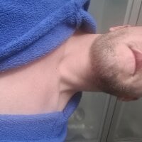 Chicho76185's Offline Chat Room