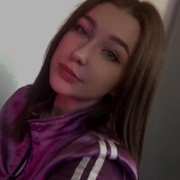 Disha_Lee's Offline Chat Room