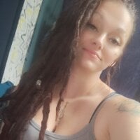 Goddess_Hal3y17's Offline Chat Room