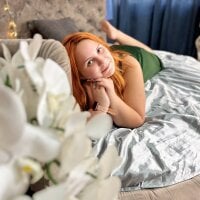AliraFoxx webcam model