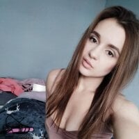 Victoria_Evance Adlı Modelin Çevrimdışı Sohbet Odası