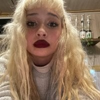 webcassie Adlı Modelin Çevrimdışı Sohbet Odası