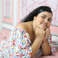 Lucy_Bello's Offline Chat Room