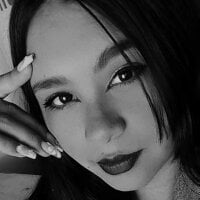Charis_21 webcam model