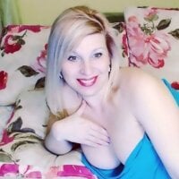 alinahot's Avatar Pic