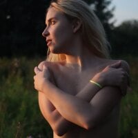 Isabel_Stern's Offline Chat Room